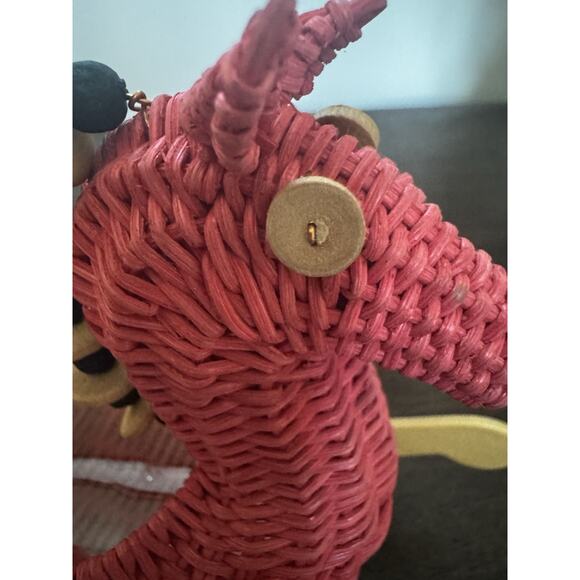 Avon Vintage Wicker Red Rocking Horse Yarn Tail Christmas Basket Trinkets Kitsch - Picture 4 of 14